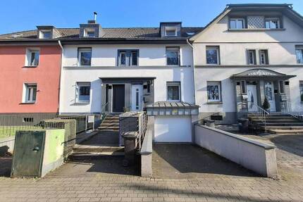 Modernisiertes Reihenmittelhaus mit Wärmepumpe in zentraler Lage von Bochum-Weitmar
