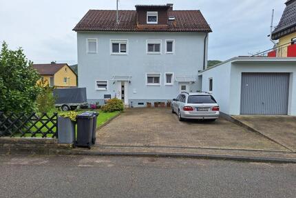 Zweifamilienhaus mit 185 m Provisionsfre Garage + 5 Stellplätze - Sulzbach an der Murr