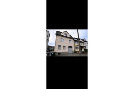 Mehrfamilienhaus in sehr guter Lage und mit Ausbaureserve - Bonn Hardtberg