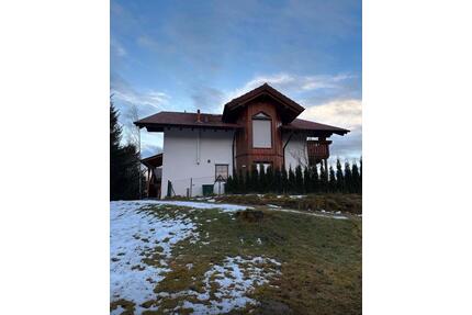 Gepflegte Doppelhaushälfte - 315.000,00&nbsp;EUR Kaufpreis, ca.&nbsp; 119,00&nbsp;m&sup2; in Bischofsmais (PLZ: 94253)