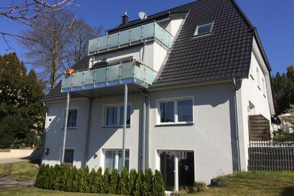 Helle, gut geschnittenen Dachgeschoß DG Wohnung 3 ZKB 75m² in bester Lage (Südhang, zentrumsnah, ruhig), KfW-Haus, Balkon, Garten, PKW Stellplatz, Bielefeld Brackwede