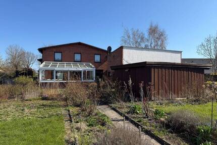 Bauernhaus auf dem Lande - 279.000,00&nbsp;EUR Kaufpreis, ca.&nbsp; 250,00&nbsp;m&sup2;&nbsp;Wohnfl&auml;che in Riepsdorf (PLZ: 23738)