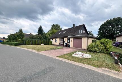EFH mit gr. Grundstück, Pool und Ausbaureserve -Oldendorf (21726)