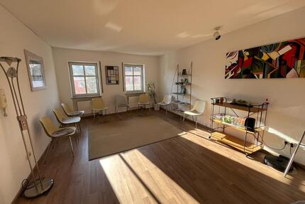 BüroPraxisräume mit Lift in LandauIs. zu vermieten - Landau an der Isar