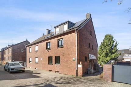 Flexibles Wohnhaus mit drei Ebenen & sonniger Dachterrasse - Neuss Holzheim