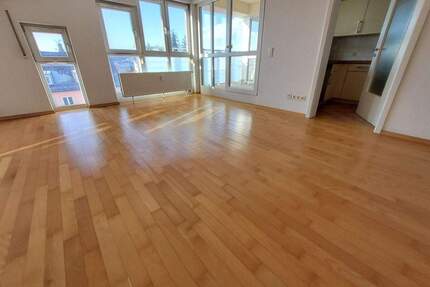 Lichtdurchflutete Wohnung in ruhiger Lage mit Weit- und Bergblick - Geretsried Gartenberg