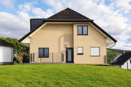 Haus zum Kaufen in Schöndorf 775.000,00 € 280 m²