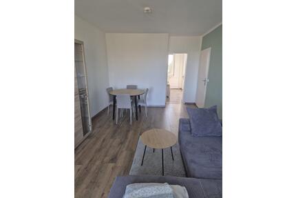 Helle, frisch renovierte 3-R Erdgeschoß-Wohng mit Balkon & EBK - Plau am See