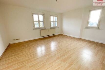 3-Raum-Wohnung in Schwarzenberg zu vermieten. Auf Wunsch mit Einbauküche!