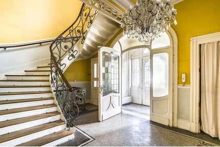 Haus zum Kaufen in Wiesbaden 699.000,00 € 327.9 m²