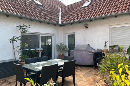 Schönes Einfamilienhaus mit sehr viel Platz (BGF 306 qm) - Ludwigshafen am Rhein Ludwigshafen-Oggersheim