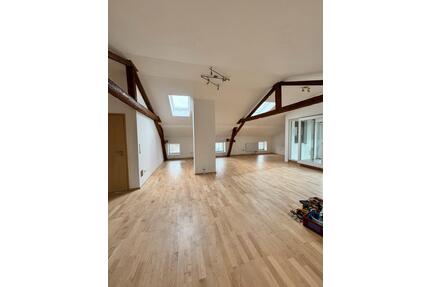 Helle 4-Zimmer Wohnung mit Wintergarten und Balkon - Fraunberg
