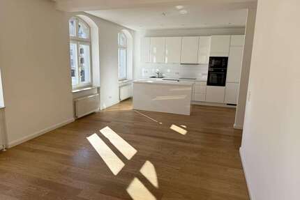 Wohnung zum Mieten in Schwerin 1.230,00 € 90 m²