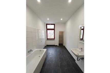 Renovierungsprojekt: 5-Zimmer-Wohnung 110 QM in Chemnitz Zentrum