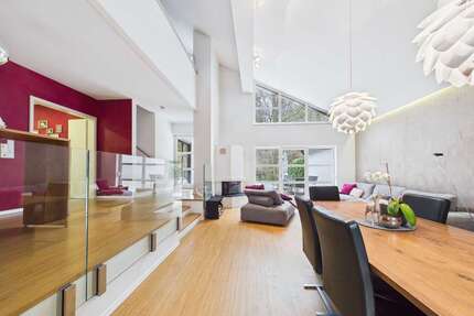 Haus zum Kaufen in Starnberg 1.750.000,00 € 274 m²