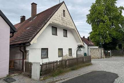Haus zum Kaufen in Pfeffenhausen 95.000,00 € 55 m²