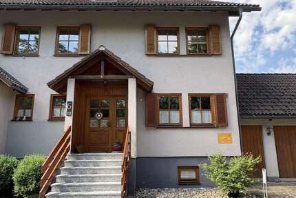 Haus zum Kaufen in Unterkirnach 395.000,00 € 224 m²