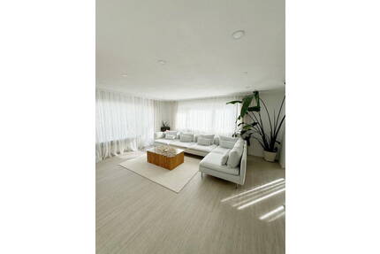 Von Privat: Lichtdurchflutete 3,5 Zimmerwohnung in Ehningen