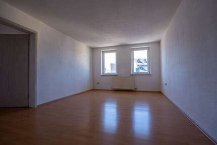 Wohnung zum Mieten in Schneeberg 320,00 € 61.68 m²