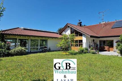 Großes Einfamilienhaus mit Schwimmhalle in Mengen