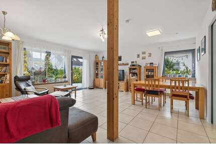 Haus zum Kaufen in Straubenhardt 648.000,00 € 197.23 m²