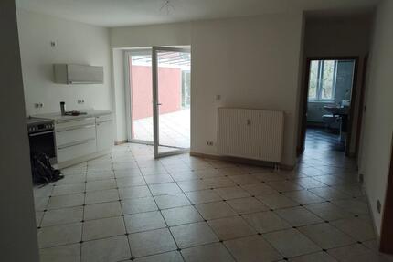 Großzügige 3-Zimmer-Wohnung mit Wintergarten und großem Privatgarten - Rostock Groß-Klein