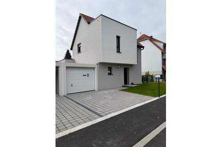 Günstige 4-Raum- Doppelhaushälfte mit luxuriöser Innenausstattung in Weissenburg - Schweigen- Rechtenbach