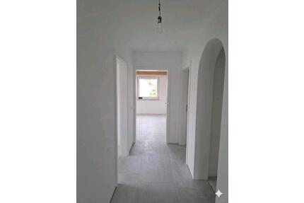 4 Zimmer Wohnung zu vermieten - 970,00&nbsp;EUR Kaltmiete, ca.&nbsp; 96,00&nbsp;m&sup2; in Kirn (PLZ: 55606)