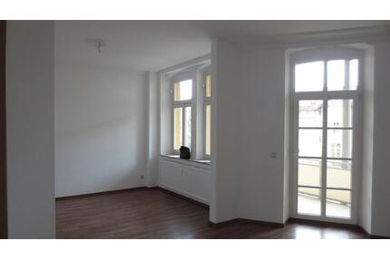 Wunderschöne 4-Zimmer-Wohnung mit Balkon - Hof Altstadt
