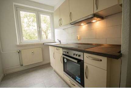 Wohnung zum Mieten in Halle (Saale) 384,00 € 59.73 m²