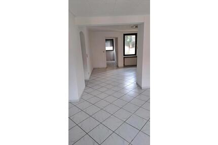 Mietwohnung 6 ZKB in Bliesen - 800,00&nbsp;EUR Kaltmiete, ca.&nbsp; 140,00&nbsp;m&sup2; in Sankt Wendel (PLZ: 66606)