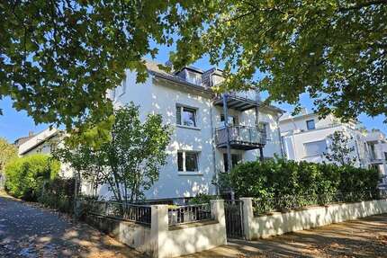 Haus zum Kaufen in Wiesbaden 1.295.000,00 € 241 m²
