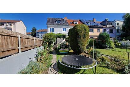 Schmuckes Reihenendhaus unmittelbar an der Nidda und dem Brentano-Park! - Frankfurt am Main Rödelheim