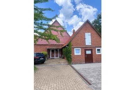 Modernisiertes Einfamilien-Bauernhaus mit großem Grundstück - Haste