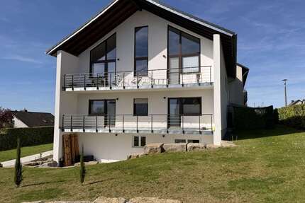 Haus zum Kaufen in Hettstadt 2.195.000,00 € 754.05 m²