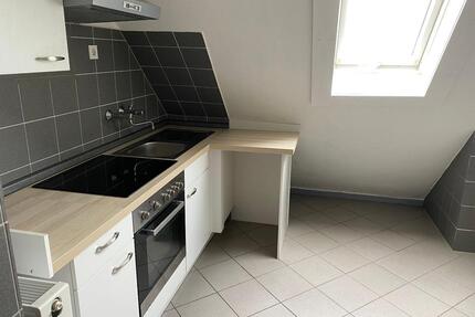 2-Zi.-Dachgeschosswohnung mit Stellplatz & Gartenmitbenutzung - Wolfenbüttel Ahlum