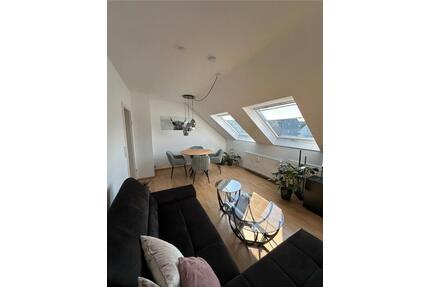 WERMELSKIRCHEN: schöne, helle 3 Zi. DG-Whng. im 3. OG oh. Aufzug