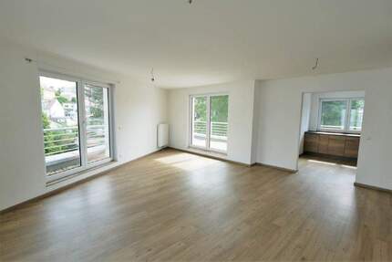 Modern wohnen, entspannt leben: 2-Zimmer-Penthouse mit Terrasse und Stellplatz - Coburg Ketschendorf