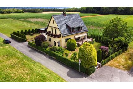 Provisionsfreies Ein- bis Zweifamilienhaus in ruhiger Top-Lage - Neustadt bei Coburg