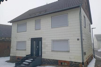 Bauernhaus mit Scheune und Garten - Romrod