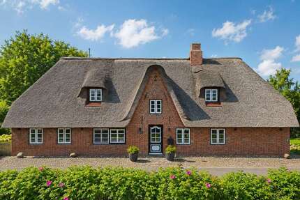 Haus zum Kaufen in Oldsum Toftum 1.369.000,00 € 183 m² - Oldsum / Toftum