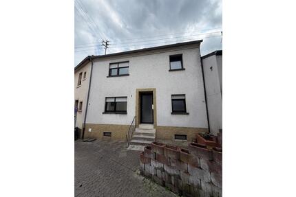 Mehrgenerationenhaus ca. 184 m², mit Garage und Keller - Quierschied