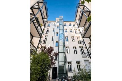 Berliner Altbauperle mit Balkon in Prenzlauer Berg