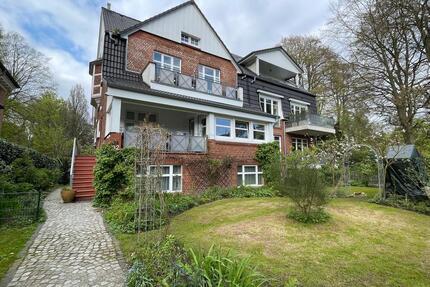 Schöne Erdgeschosswohnung im Altbau in Hamburg - Groß Borstel
