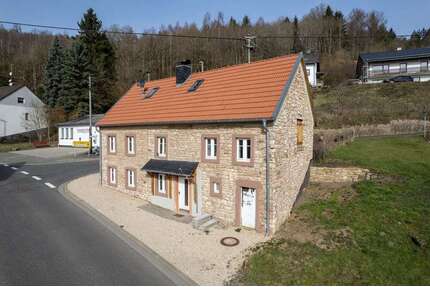 Haus zum Kaufen in Gerolstein-Müllenborn 149.000,00 € 110 m²