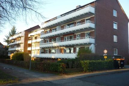 Wohnung im MFH - 3 Zi. - 79 qm - Balkon - Carport - Stadtzentr. - Bad Bramstedt