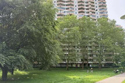 Wohnung zum Kaufen in Köln Zollstock 317.000,00 € 77.42 m² - Köln / Zollstock