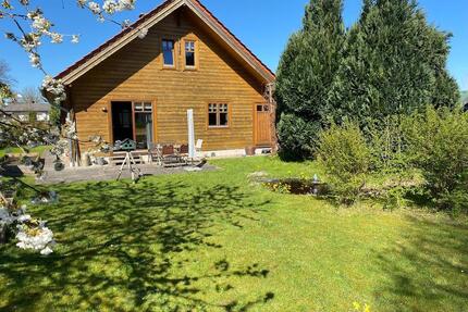 Behaglich wohnen im Blockhaus, gestalten im Garten, in Ortsmitte - Burg (Dithmarschen)
