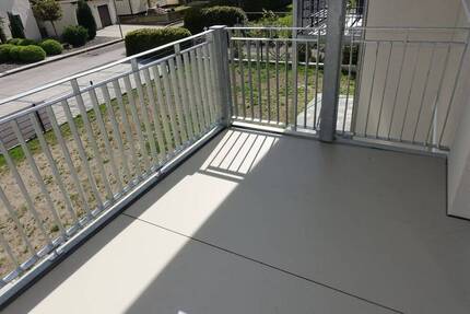 WE 4: Luxuriöse 3-Zi.-NEUBAU-Wohnung mit Balkon, Glasfaser u. innovativem Energiekonzept - Kraiburg