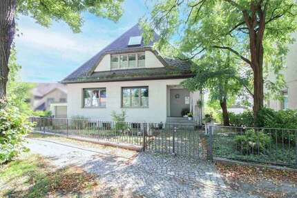 Haus zum Kaufen in Berlin 2.300.000,00 € 425.28 m²